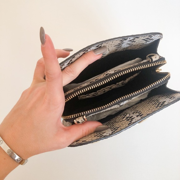 [Henri Bendel] Metal Handle Crossbody - Snakeskin - Picture 4 of 4